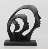 Auktion 375<br>moderne, abstrakte Skulptur aus schwarzem Kunstharz, ca. H-17,5cm