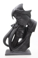Auktion 375<br>umarmendes Paar im Profil, Kunstharz, ca. H-26,5cm
