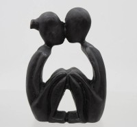 Auktion 375<br>Skulptur eines sich k&uuml;ssenden Paares, Kunstharz, ca. H-14,5cm