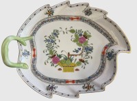 Auktion 375<br>grosse Blattschale "Herend" mit Dekor Indische Blumen 24x20 cm