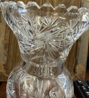 Auktion 375<br>gr. Kristallvase mit Schleudersternschliff, H-25 cm, D-18 cm555