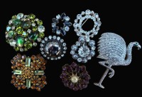 Auktion 375<br>8x Modeschmuck Broschen mit Strass