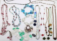 Auktion 375<br>Konvolut div. Modeschmuck, Glas