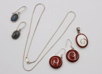 Auktion 375<br>Konvolut Silberschmuck, 925er, u.a. Labradorit Ohrh&auml;nger, Kette ca. L-46cm