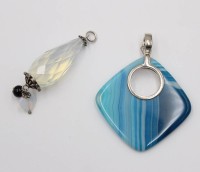Auktion 375<br>2x div. Kettenanh&auml;nger, Glas, je mit Silbermonturen, L-8cm u. 7cm