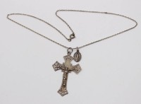 Auktion 375<br>Kreuzanh&auml;nger an Kette, Silber gepr., ca. 9gr., L-44cm Anh. L-5cm