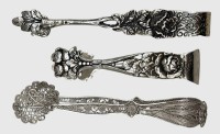 Auktion 375<br>3x Zuckerzangen, 2x Silber-800-(27 gr.), 1x versilbert