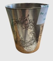 Auktion 375<br>holl&auml;ndischer Becher, versilbert ,  antik, Blumengravuren, H-7,5 cm, 87  gr.,
