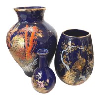 Auktion 375<br>3xChina-Vasen, Kobalt mit Gold, 20.Jhd. 12 bis 21 cm