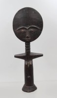 Auktion 375<br>ghanaische Akuaba-Fruchtbarkeitspuppe der Asante-Kultur (Ashanti) aus dunklem Holz, ca. H-32,5cm