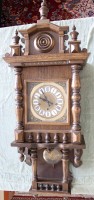 Auktion 375<br>Gr&uuml;nderzeit-Freischwinger, guter Zustand, Werk l&auml;uft, ca. 106 x 40 x 22,5cm