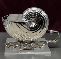 Auktion 375<br>Sammlungsaufl&ouml;sung, L&ouml;ffelw&auml;rmer "Nautilus", spoon warmer, versilbert, England, ungemarkt, ca. H-13,8cm L-20,5cm, Versilberung erneuert