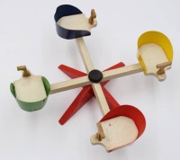 Auktion 375<br>nostalgisches Spielzeug-Karussell aus Holz f&uuml;r Puppenstube, ca. H-6cm D-19cm