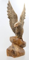 Auktion 375<br>handgeschnitzte Holzskulptur eines Adlers, &auml;lter, ca. H-37cm, an den Fl&uuml;geln besch&auml;digt