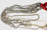 Auktion 375<br>5x Halsketten, 1x mit Anh&auml;nger, wohl alle Silber, 26 gr