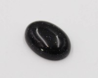 Auktion 375<br>ovaler Cabochon aus blauem Goldfluss, ca. 5 Karat