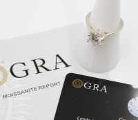 Auktion 375<br>925er Silber-Ring mit einem 2 Karat Moissanite, 2,9gr., RG 55, anbei GRA-Zertifikat