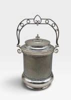 Auktion 375<br>Sammlungsaufl&ouml;sung, versilberte Keksdose, wohl  Thomas Mott &amp; Co, &auml;lter, ca. H-22cm D-15cm, Versilberung erneuert, div. kl. Druckstellen