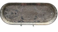 Auktion 375<br>Sammlungsaufl&ouml;sung, ovales reich graviertes und versilbertes Vintage-Serviertablett, Vinner's Ltd Sheffield, ca. H-3,2cm B-34cm T-13,5cm, Versilberung erneuert