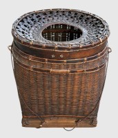 Auktion 375<br>antiker Fischkorb aus Bali, Handarbeit, Holzboden, H-29 cm, B-25 cm