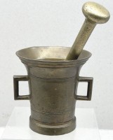 Auktion 375<br>Bronze M&ouml;rser mit St&ouml;&szlig;el, 19.Jhd., H-12 cm