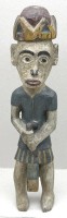 Auktion 375<br>hohe Skulptur, Mann mit Sichel,  H-42 cm, Alter? wohl Keramik?
