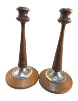 Auktion 375<br>Paar Leuchter, Holzschaft und Stand, Metall, H-ca. 26 cm, ungepflegt