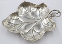 Auktion 376<br>Blattschale, versilbert, gemarkt, H-4,5cm, 23 x 20cm