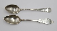 Auktion 376<br>2x div. 800er Silber-Kaffeel&ouml;ffel, zus. 28gr., L-14cm