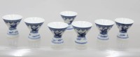 Auktion 376 / Los 15504 <br>7x  japanische Porzellan-Sakebecher, 1x Altriss 1x Restauration, ca. H-4,8cm