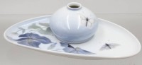 Auktion 376<br>kl. bauchige Vase auf passendem Tablett, Royal Copenhagen, florales Dekor, ca. H-7cm Tablett B-24,5cm