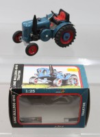 Auktion 376<br>Blechspielzeugmodell, Traktor Lanz Bulldog,  4016 ,  1:25,  Kovap, orig. Karton