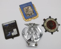 Auktion 376<br>4x div. Automobil-Plaketten,  teilw. Emaille beschlagen, ca. 11 x 9,5cm