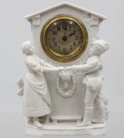Auktion 376<br>Tischuhr aus Biskuitporzellan, Werk steht, 1x bei Figur Kopf geklebt,  ca. H-17,5cm B-12,5cm