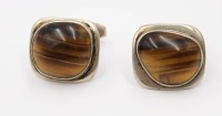 Auktion 376<br>Paar Manschettenkn&ouml;pfe, Sterling, Tigerauge, D&auml;nemark, zus. 29,9gr., ca. 2 x 2cm