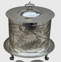 Auktion 376<br>ovales viktorianisches  Biscuit Barrel, neu versilbert und Top Zustand, H-21 cm, 19,5x16 cm