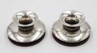 Auktion 376<br>Leuchterpaar, Silber gef&uuml;llt, ca. H-2,7cm D-5cm