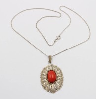 Auktion 376<br>Halskette mit gr. Anh&auml;nger, Silber, mit Koralle, zus. 11,1gr., Kette L-50cm L-5cm