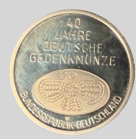Auktion 376<br>Medaille 40 Jahre Deutsche Gedenkm&uuml;nze " Germanisches Museum" Die Medaille ist ca. 32,33 g schwer mit einem Durchmesser von ca.40 mm, boxed, Stempelglanz