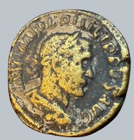 Auktion 376<br>r&ouml;m. Bronze-M&uuml;nze,  wahrscheinlich Kaiser Philipp I. (den Araber) oder seinen Sohn Philipp II. aus der Zeit von 244 bis 249 n. Chr., wenn original? D-2,7 cm, 15,03 gr.