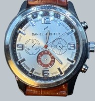 Auktion 376<br>Quartz HAU "Daniel Hechter" neu,mit Plastik Batteriestopp bei Aufzugskrone, D-4 cm