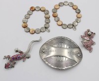 Auktion 376<br>kl. Konvolut Modeschmuck , G&uuml;rtelschnalle - Eidechse -Teddy sowie 