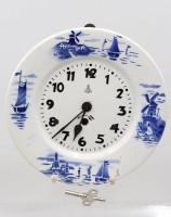 Auktion 376<br>K&uuml;chenuhr &auml;lter Holl&auml;ndische Motive , Keramik / Metall ,