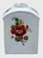 Auktion 376<br>Teedose "Meissen" Schwertermarke mit Stern um 1780, Blumenmalerei, Hals bestossen, H-10 cm