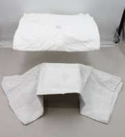 Auktion 376<br>2 x diverse Kopfkissenbez&uuml;ge bestickt 1x mit Monogramm 