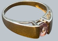 Auktion 376<br>Silberring-925- mit lila Stein, RG 63, 3,77 gr