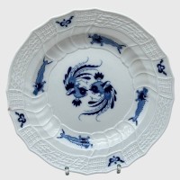 Auktion 376<br>gr. Speiseteller "Meissen" blauer Hofdrache, Schwerter durchschliffen, 1x Chip, D-24,5 cm