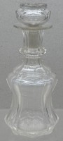 Auktion 376<br>alte Lik&ouml;rkaraffe, Boden mit Sternschliff, H-22 cm, Rand minimaler Chip