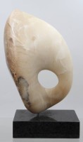 Auktion 376<br>abstrakte Mid-Century-Skulptur aus Stein vermutlich Alabaster ,