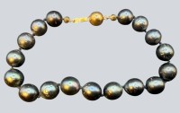 Auktion 376<br>Perlarmband, graue Perlen mit Goldschliesse -585-, L-20 cm, Perlen D-ca. 1 cm, 21,08 gr.